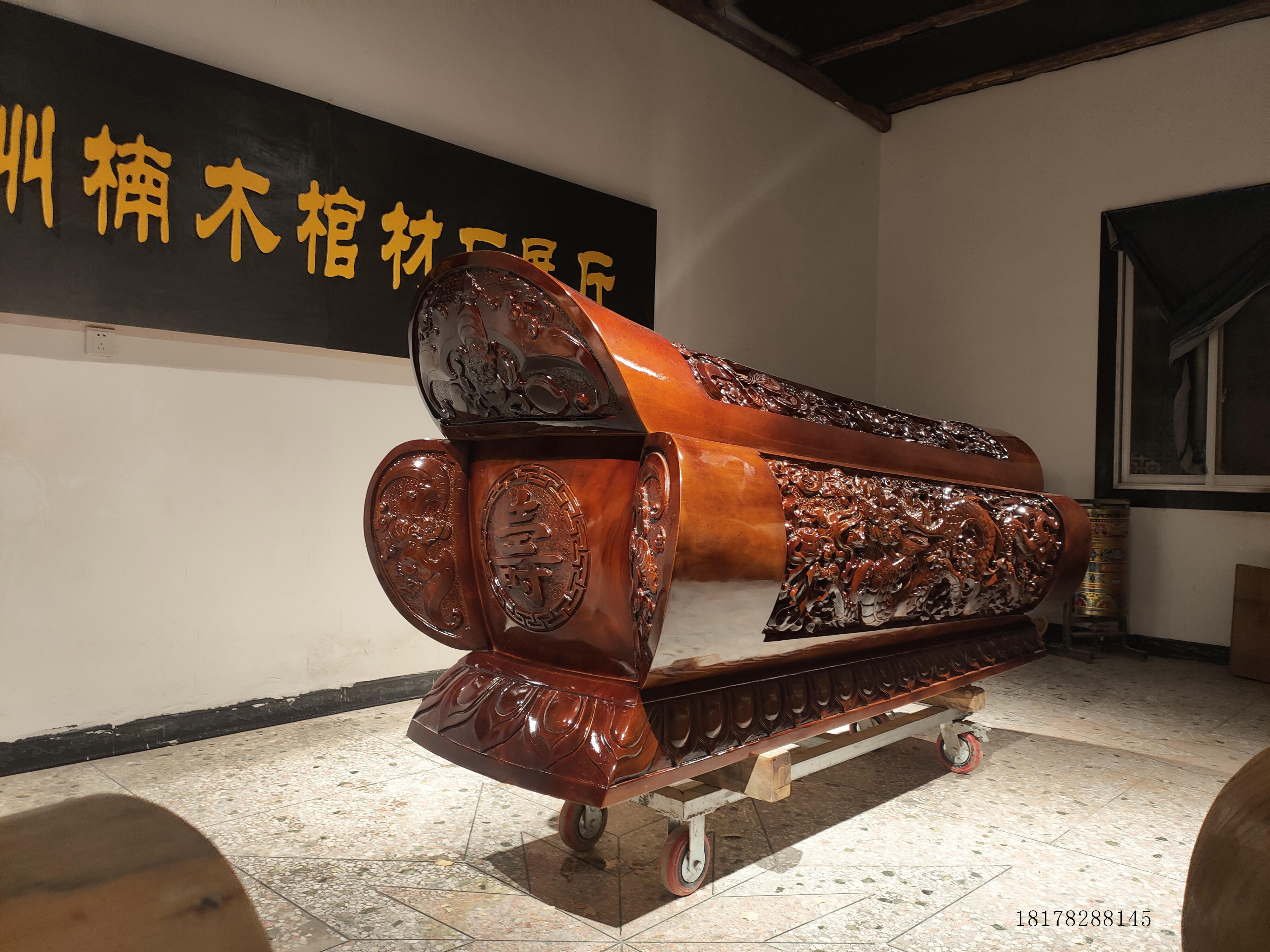 在中国丧葬文化里，棺材的选择有讲究，5种不同颜色对应不同人|棺椁|丧葬|棺材_新浪新闻